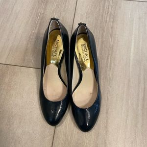 Micheal Kors Navy patient heels